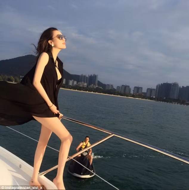 Tài khoản Instagram Sian_vivi_x, thuộc hội con nhà giàu Trung Quốc, sở hữu cuộc sống đáng ganh tị với những chuyến du lịch bằng du thuyền xa xỉ. Ảnh: Instagram.