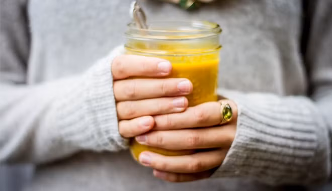 Uống những loại nước uống giải độc gan tự nhiên dưới đây đều đặn sẽ giúp giải độc cơ thể thường xuyên giúp cho quá trình trao đổi chất được thực hiện tốt nhất, cơ thể khỏe mạnh hơn.