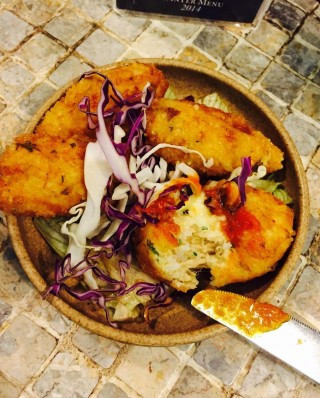 Cơm heo chiên phô mai.