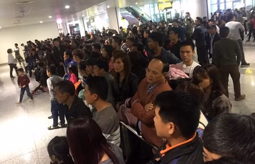 Anh: San bay Noi Bai 