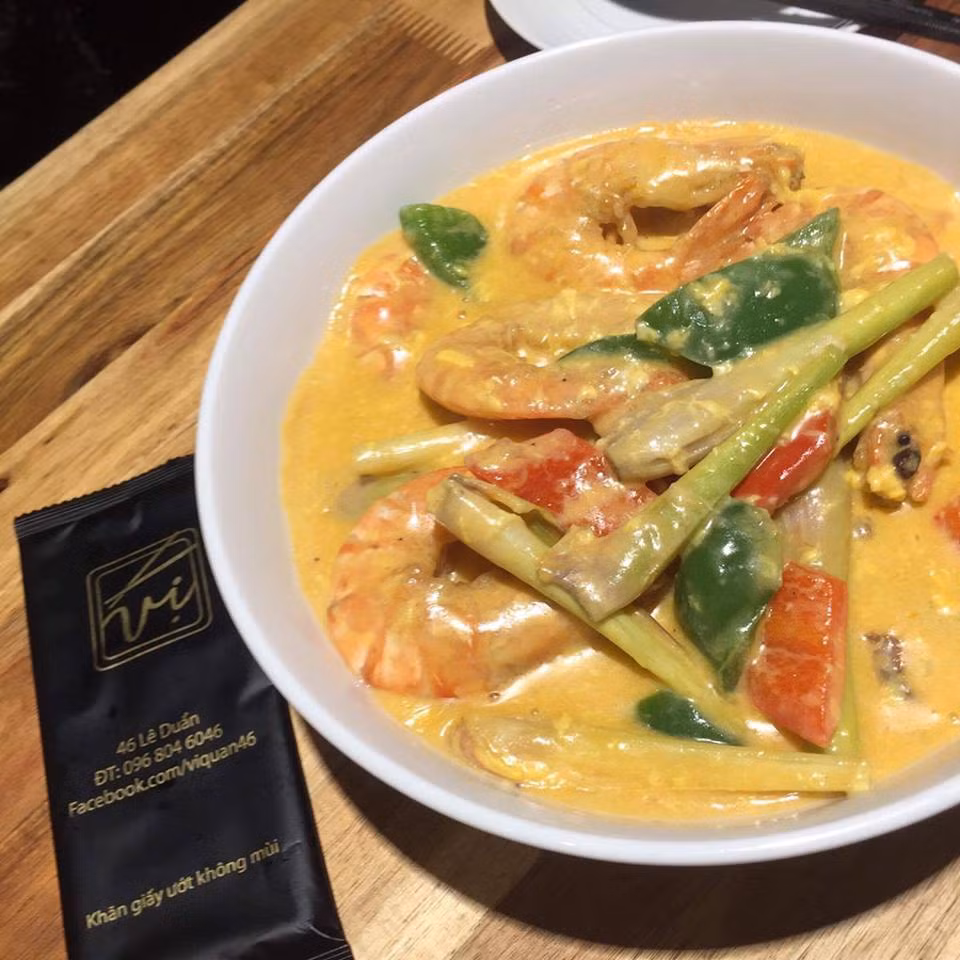 Tomyum còn gọi là tôm cay kiểu Thái. Đây là món ăn Thái ngon và được yêu thích nhất khi du nhập vào nước ta.