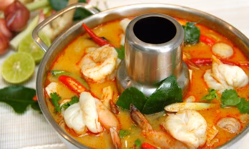 Trên cách diễn đàn ẩm thực mạng như lozi, món ngon Hà Nội, foody mới đây các tín đồ ẩm thực đã đưa ra xếp hạng hàng loại món ăn Thái ngon nhất. Trong bài viết này Kiến Thức sẽ giới thiệu top món thái được yêu thích nhất ở nước ta.