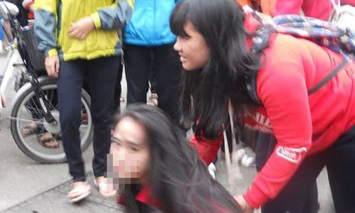 Hieu truong phat ngon gay soc: Chuyen gia giao duc len tieng