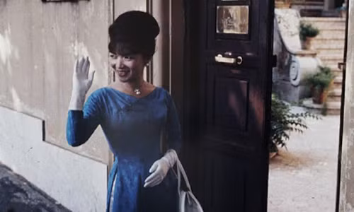 Những năm tháng cuối đời, bà Xuân sống khép kín trong một căn hộ ở gần trung tâm Paris (Pháp).