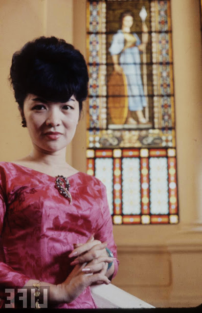 Bà Trần Lệ Xuân (1924 - 2011) đã kết hôn với Ngô Đình Nhu năm 1943. Khi đó, Ngô Đình Nhu là cố vấn chính quyền ở miền nam Việt Nam trước giải phóng.