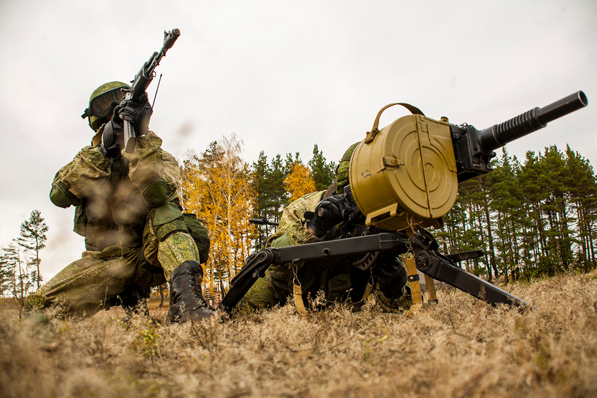 Dòng súng phóng lựu liên thanh AGS-17 30mm có thể sẽ được giữ lại lâu hơn chút khi mà Czech hiện chưa có phương án thay thế. Nguồn ảnh: Wikipedia