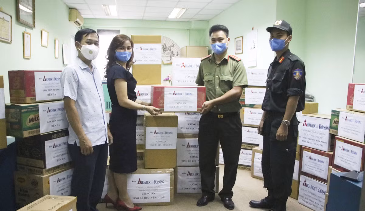 Cong an tinh Ba Ria - Vung Tau tri an VPDD bao Tri thuc & Cuoc song-Hinh-2