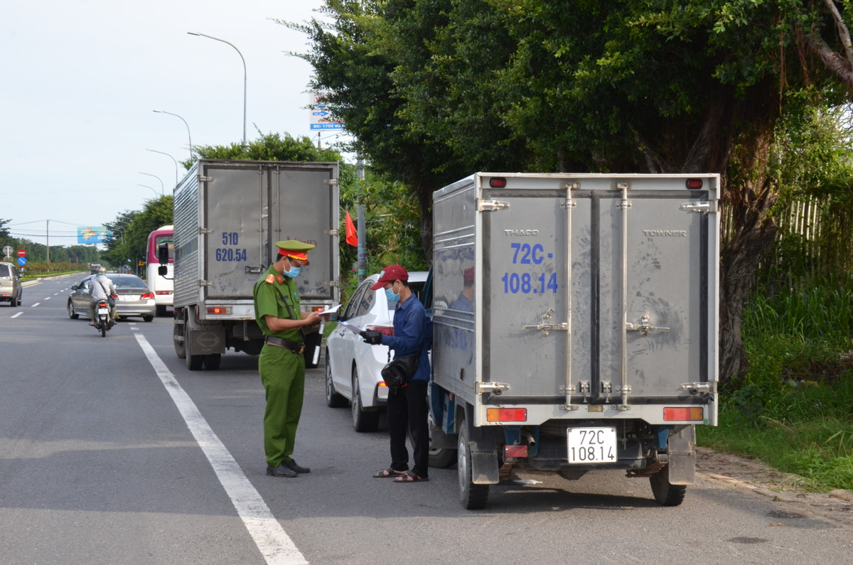 Cong an tinh Ba Ria - Vung Tau tri an VPDD bao Tri thuc & Cuoc song-Hinh-4