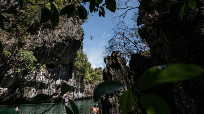 El Nido, Philippines: Hòn đảo thuộc quần đảo Bacuit nổi tiếng với những đỉnh núi đá vôi, bãi biển đẹp và các địa điểm lặn hấp dẫn.