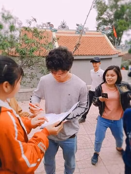 'Hoa mi' Cong Phuong ban 'full' Tet vi qua dong fan-Hinh-2