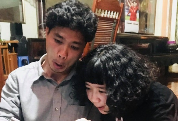 'Hoa mi' Cong Phuong ban 'full' Tet vi qua dong fan-Hinh-4