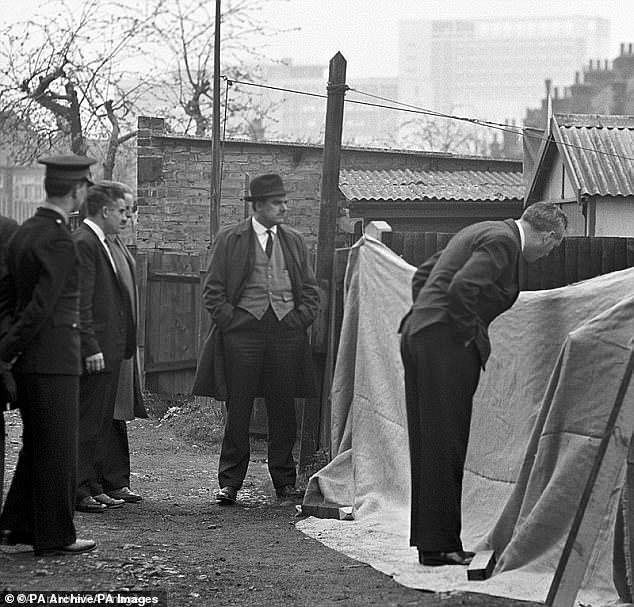 Kể từ sau khi giải ngũ, gã sát nhân Harold Jones được cho là đã giết 6 gái mại dâm từ năm 1964 - 1965 khiến dư luận Anh bàng hoàng.