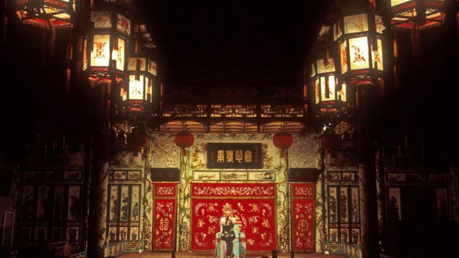 Ngày nay, hội quán được tu sửa và chuyển đổi thành nhà hát hội quán Hồ Quảng. Tại đây, nhiều vở kinh kịch được biểu diễn để phục vụ khán giả trong và ngoài nước. Mời quý độc giả xem video: Khó lý giải video "ma" theo người lên taxi (nguồn: VCT14)