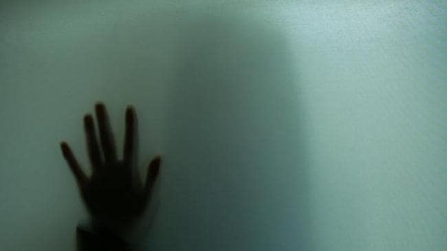 Kể từ đây, những sự việc kỳ bí, ma quái xảy ra khiến người dân không khỏi sợ hãi.