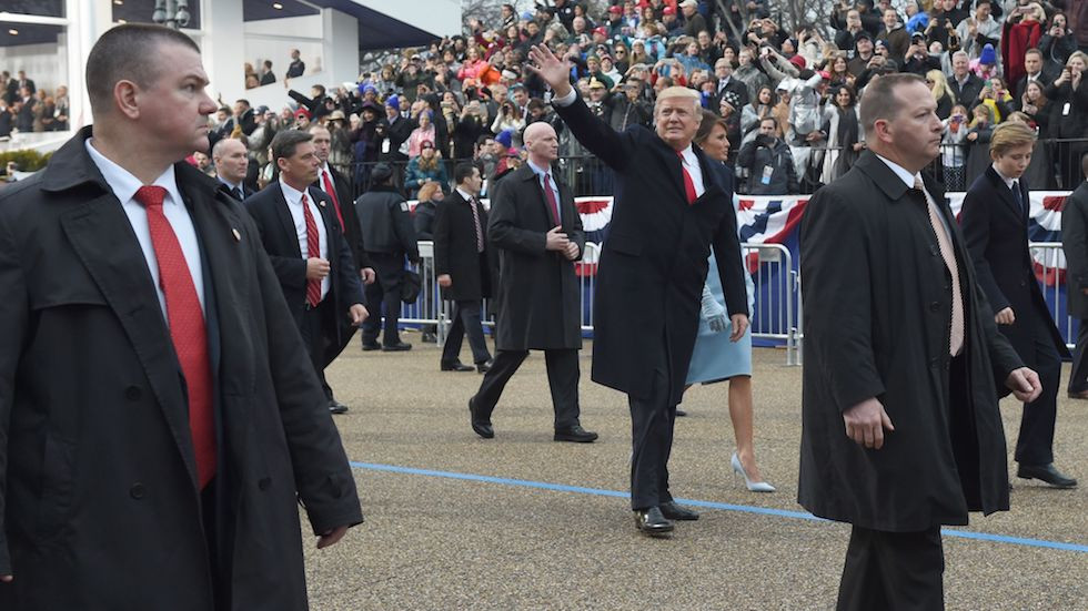 Mat vu bao ve Tong thong My khi cong can loi hai the nao?