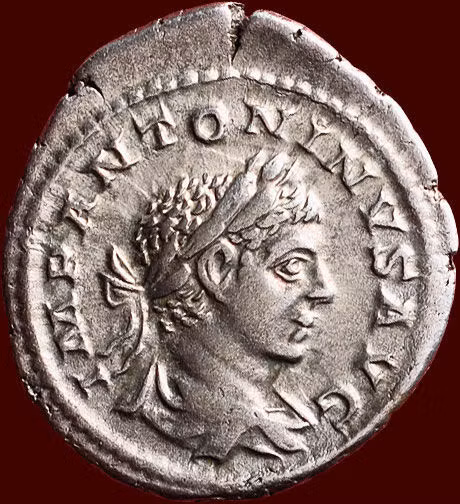 Theo một số tài liệu, mẹ và bà ngoại của Elagabalus thực hiện cuộc chính biến khi tuyên bố ông là con trai ngoài giá thú của hoàng đế Caracalla.