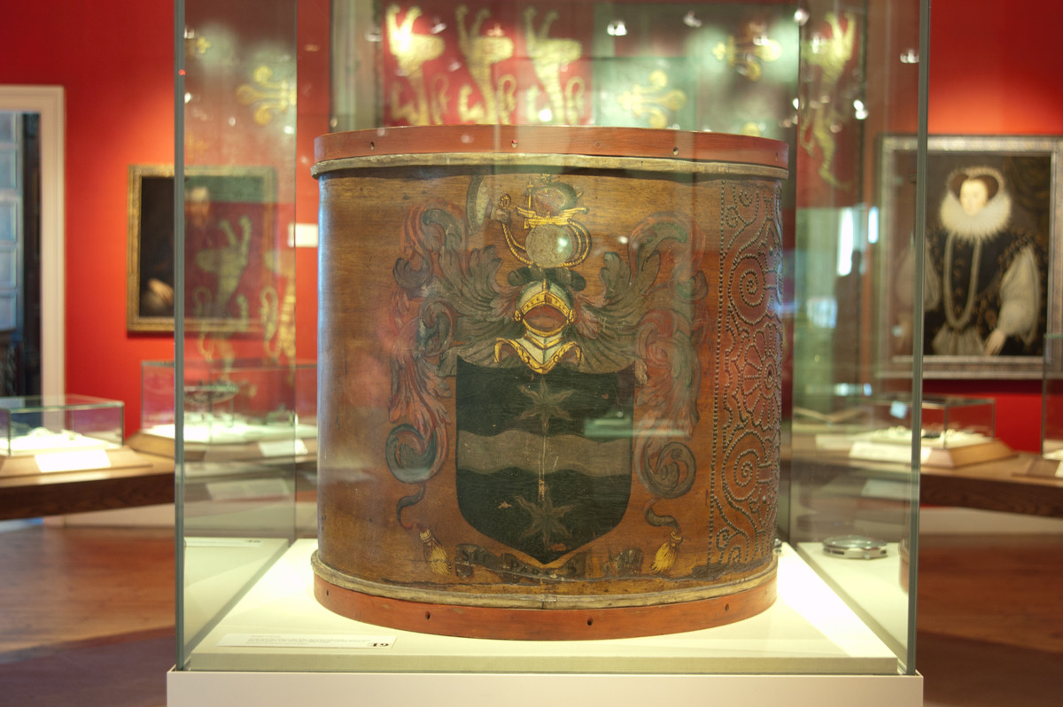 Không ít người tuyên bố nghe thấy tiếng trống vang lên từ chiếc trống của tên cướp biển Drake khi Chiến tranh thế giới 1 nổ ra và trong cuộc di tản Dunkirk.