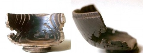 Tên của chiếc cốc được đặt theo tên địa danh Nanteos ở xứ Wales - nơi cất giữ chén cho đến năm 1952. Chiếc cốc gỗ này được cho là mang sức mạnh chữa lành bệnh tật.