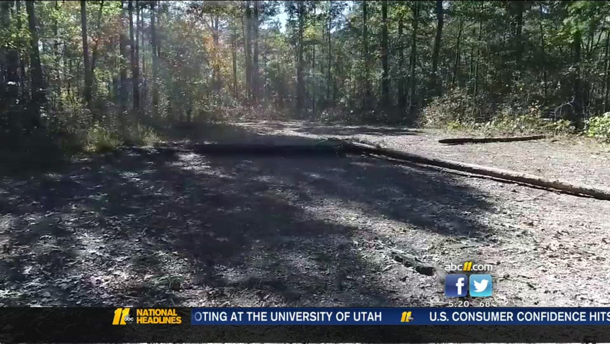 Đến sáng ngày hôm sau, người đàn ông trên xuất hiện với gương mặt sợ hãi kinh hoàng. Dường như người này đã trải qua điều gì vô cùng đáng sợ khiến tinh thần không còn tỉnh táo.