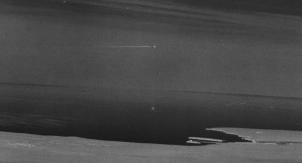 Trên thực tế, Hải quân Mỹ đã tiến hành chiến dịch bí mật trên nhằm tìm kiếm và phá hủy một cơ sở bí mật của phát xít Đức.