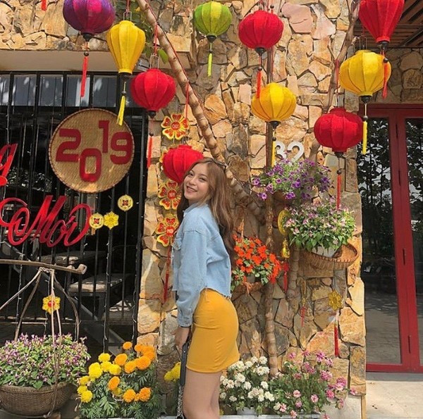 Dù không chụp ảnh cùng bạn gái nhưng ảnh nào của Nhật Lê cũng thấy Quang Hải thả tim