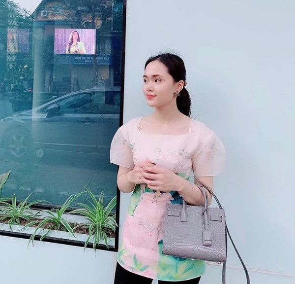 Cô nàng Quỳnh Anh trong trang phục siêu ngọt ngào