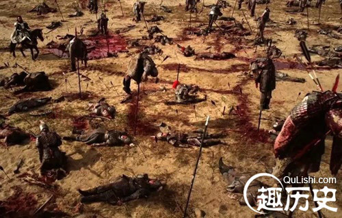 Tuy nhiên, đây chưa phải là kết thúc cuộc chiến. Trong đêm hôm đó, Bạch Khởi đã ra lệnh cho tướng sĩ đem rượu thịt cho binh sĩ Triệu ăn uống no say.