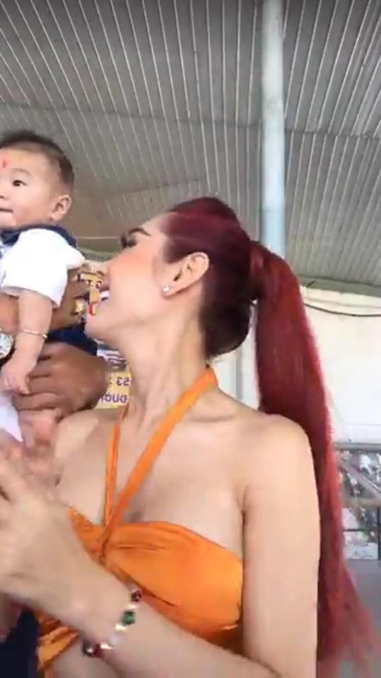 Lam Khanh Chi chinh thuc cong khai con trai dau long dau nam moi