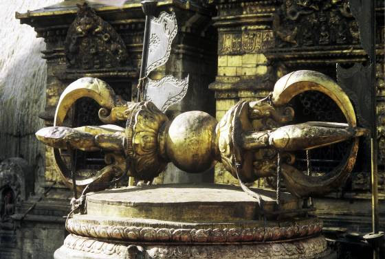 Theo đó, Vajra được sử dụng như một vũ khí bí ẩn nhưng đầy quyền năng để chống lại ác quỷ Vritra.