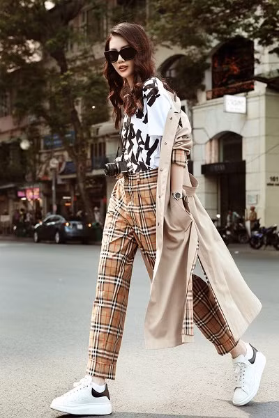 Quynh Hoa “bien hoa” lien tuc voi gu thoi trang ca tinh