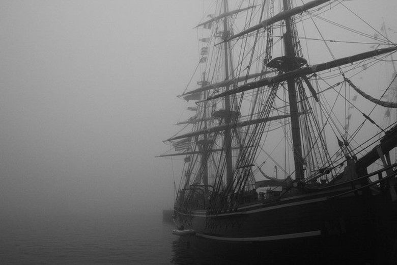 Liên quan đến sự việc này, giới chức trách cũng như các chuyên gia đã vào cuộc để tìm hiểu những bí ẩn về con tàu.