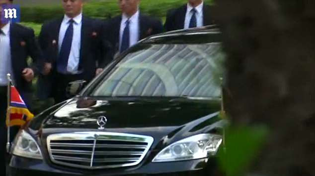 Lớp bảo vệ thứ hai và thứ ba cho ông Kim Jong-un do Bộ Tư lệnh Cảnh vệ (GC) thiết lập và bố trí.