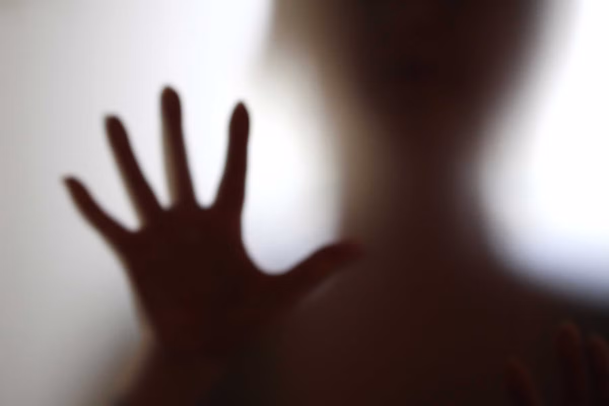 Không những vậy, những cô hồn, lệ quỷ lai vãng ở con phố này thường xuyên xuất hiện và gây ra những hiện tượng kỳ bí.