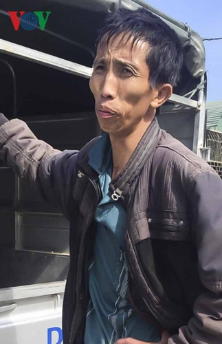 Tại đây Bùi Văn Công đã dùng côn có xích sắt siết cổ Cao Mỹ Duyên đến chết. Sau đó Bùi Văn Công (ảnh) và Vương Văn Hùng đã mang xác của Cao Mỹ Duyên đến một ngôi nhà hoang tại Đội 11, xã Thanh Nưa, huyện Điện Biên.