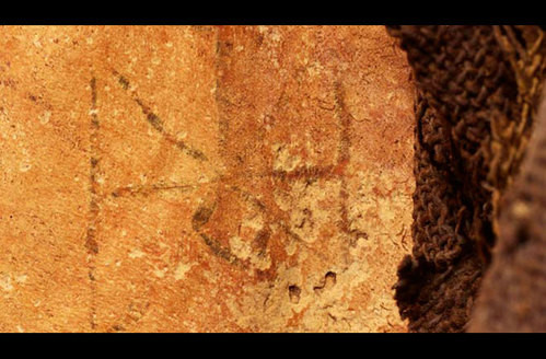 Theo các chuyên gia tại bảo tàng Anh, hình xăm đặc biệt trên giống như là một dấu ấn tôn giáo để bảo vệ linh hồn người quá cố. Đây được coi là phát hiện hiếm gặp.