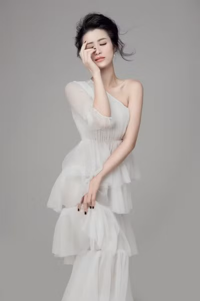 Top 10 my nhan Viet “lot xac” ngoan muc de tro nen quyen ru hon-Hinh-3