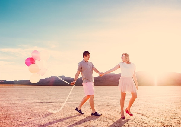 Người tuổi Dậu được mọi người xung quanh yêu mến, đặc biệt là người khác giới.