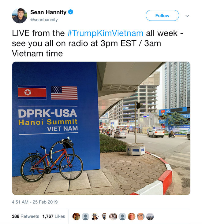 Trước đó, người dẫn chương trình Sean Hannity chia sẻ với cộng đồng mạng bức ảnh check-in tại một góc ngã tư đường phố Hà Nội trước ngày Tổng thống Donald Trump và nhà lãnh đạo Kim Jong Un đến Việt Nam.