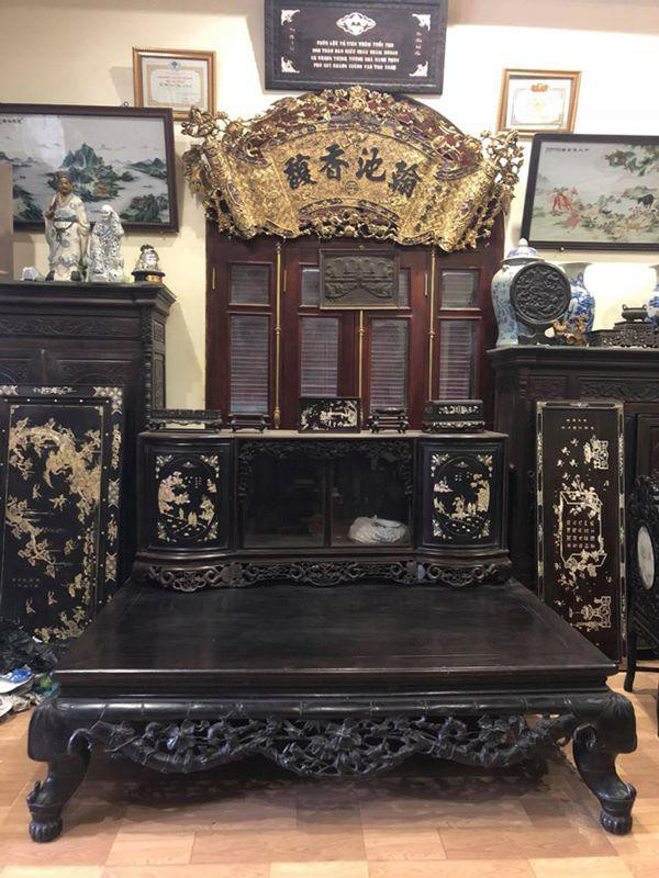 Vài chục năm về trước, phải là những gia đình quyền quý, giàu có mới dám sắm bộ sập gụ, tủ chè.