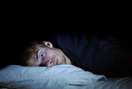 Khi bị đánh thức đột ngột thì cơ thể không thể điều chỉnh kịp thời. Do vậy, họ thường cảm thấy mất thăng bằng trong một khoảng thời gian ngắn vài chục giây.