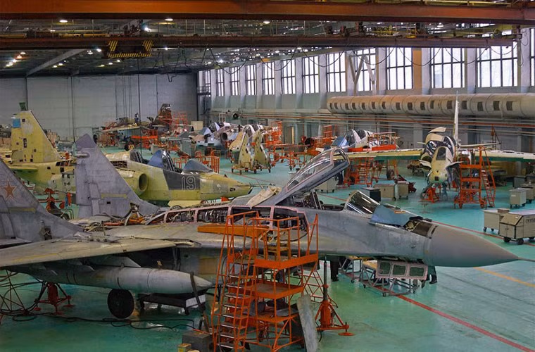 Theo một số nguồn tin, Syria đã đặt hàng Nga nâng cấp các máy bay MiG-29B lên chuẩn MiG-29SM hiện đại hơn. Tuy nhiên, hiện không rõ tình trạng của thương vụ này, những xuất hiện một vài bằng chứng cho thấy Syria đã nhận được số lượng nhỏ MiG-29SM hiện đại có khả năng tác chiến không đối đất.