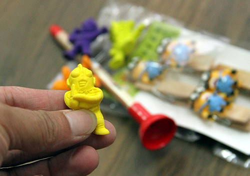 Sach co mui thom thuong doc hai, dung cho con dung