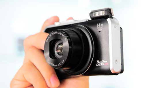 Tai sao den may anh phat sang cuc manh?