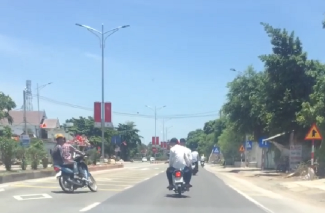 Căn cứ vào các video, hình ảnh được quần chúng nhân dân gửi đến, Công an huyện Diễn Châu đã tổ chức lực lượng xác minh. Qua đó đã nhanh chóng xác định, triệu tập làm việc với các đối tượng, tạm giữ các phương tiện có liên quan.