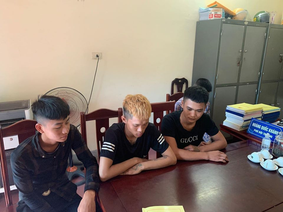 Hồ Văn Phúc sinh năm 2004; Nguyễn Văn Long sinh năm 2004 cùng trú tại xóm 2 xã Diễn Phú và 1 đối tượng tên là Huy trú tại xóm 14 xã Diễn Phú (đối tượng này đang đi khỏi nhà không đến trình diện).