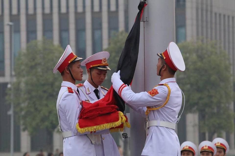 Xem nghi thuc thuong co ru le Quoc tang nguyen Tong Bi thu Do Muoi-Hinh-7