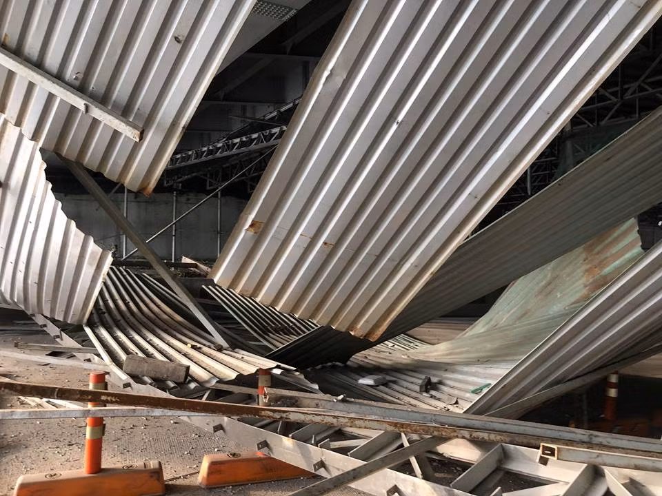 Thông tin từ PV ghi nhận, vụ việc khiến 1 nạn nhân đi xe SH ngã xe, còn lại chưa cập nhật thêm trường hợp nào khác.