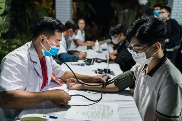 Gap go nhan vien y te phong, chong HIV/AIDS, Lao va Sot ret tai Viet Nam-Hinh-5