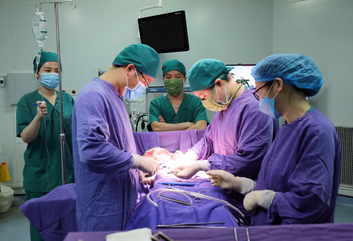 U quai trong nguoi be gai 9 tuoi nguy hiem sao?