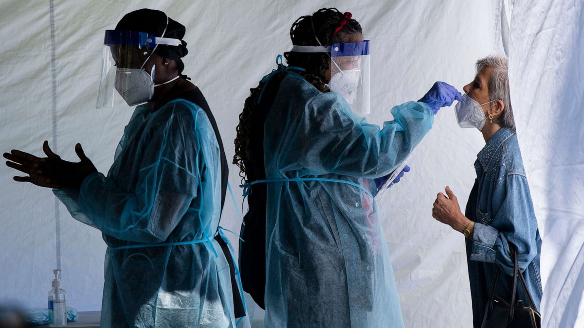 Bien chung COVID moi EG.5 lay nhanh: Vac xin co hieu qua?